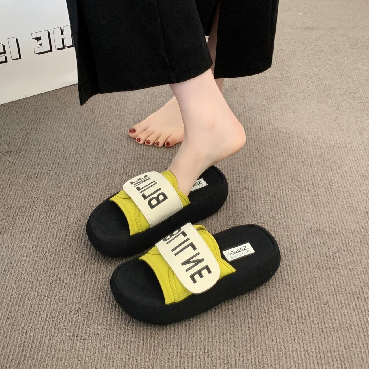 

Thick-bottomed cool slippers for women s summer outer wear 2025 new models with skirts French super fire trend heightening Velcro one-word drag 35 жёлтый