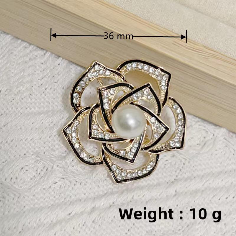 European & American Rhinestone Retro Gypsophila Eight-Pointed Star Brooch for Sweaters & Scarves