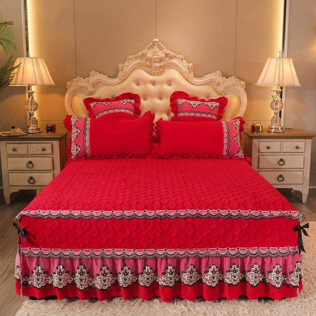

Romantic Luxury Velvet Quilted Bedspread King Size Thicken Flannel Embroidery Lace Bed Skirt Not Including Pillowcase 1pc Skirt 150x200cm красный