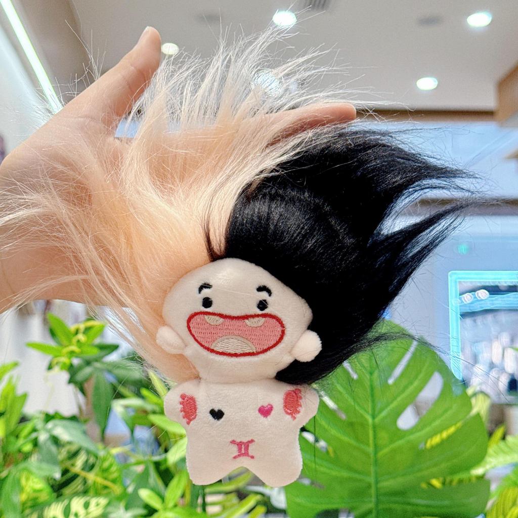 Uroczy breloczek bawełniany lalka z brakującym zębem - Kreatywna pluszowa zabawka i dekoracja plecaka