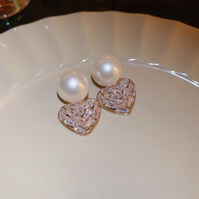 Pearl Round Love Earrings Simple Versatile Geometric Stud Earrings Fashion High Temperament Earrings Women