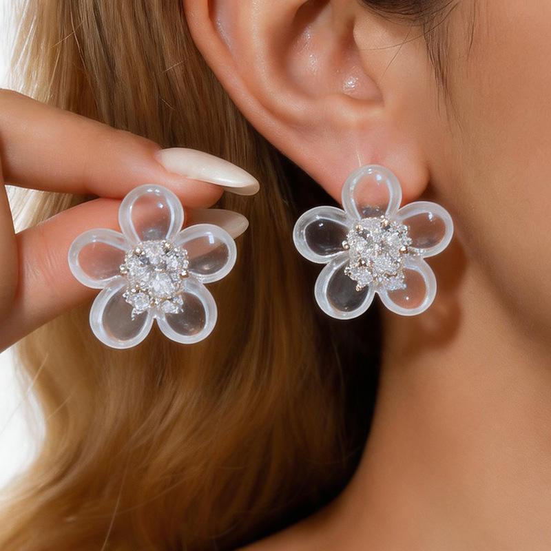 Super Fairy Silver Zircon Resin Flower Stud Earrings: Exquisite, Fashionable, and Versatile European and American Style