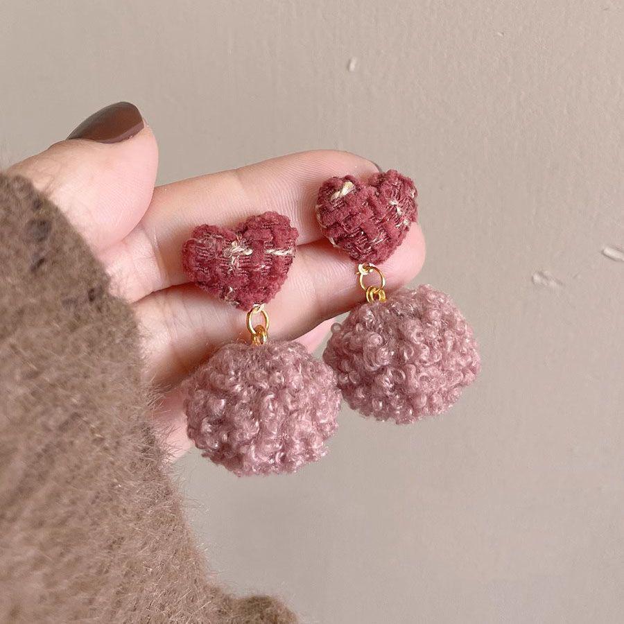 Curly Plush Heart Earrings: Trendy Autumn/Winter 2024 Design for Women
