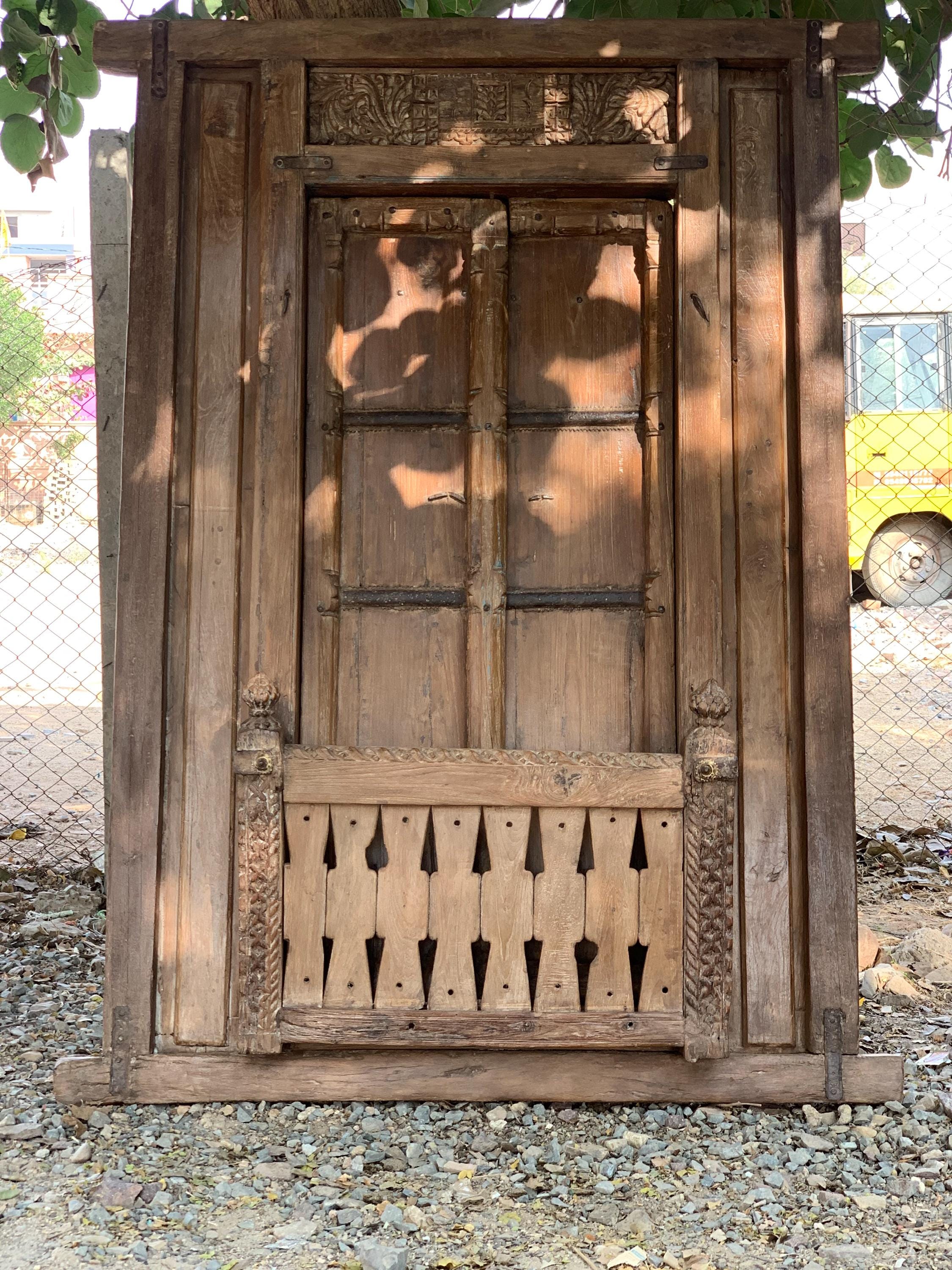 Антикварный Джарокха из тикового дерева: Индийская оконная панель ручной резьбы 18” X 9” X 24” (l x w x h)