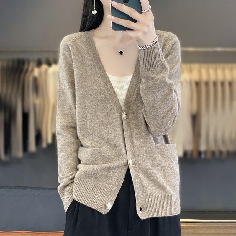 24 Autumn and Winter New Models with Pockets Cardigan Jacket Women's Loose Bottoming Knitted Sweater Single-breasted V-neck Sweater