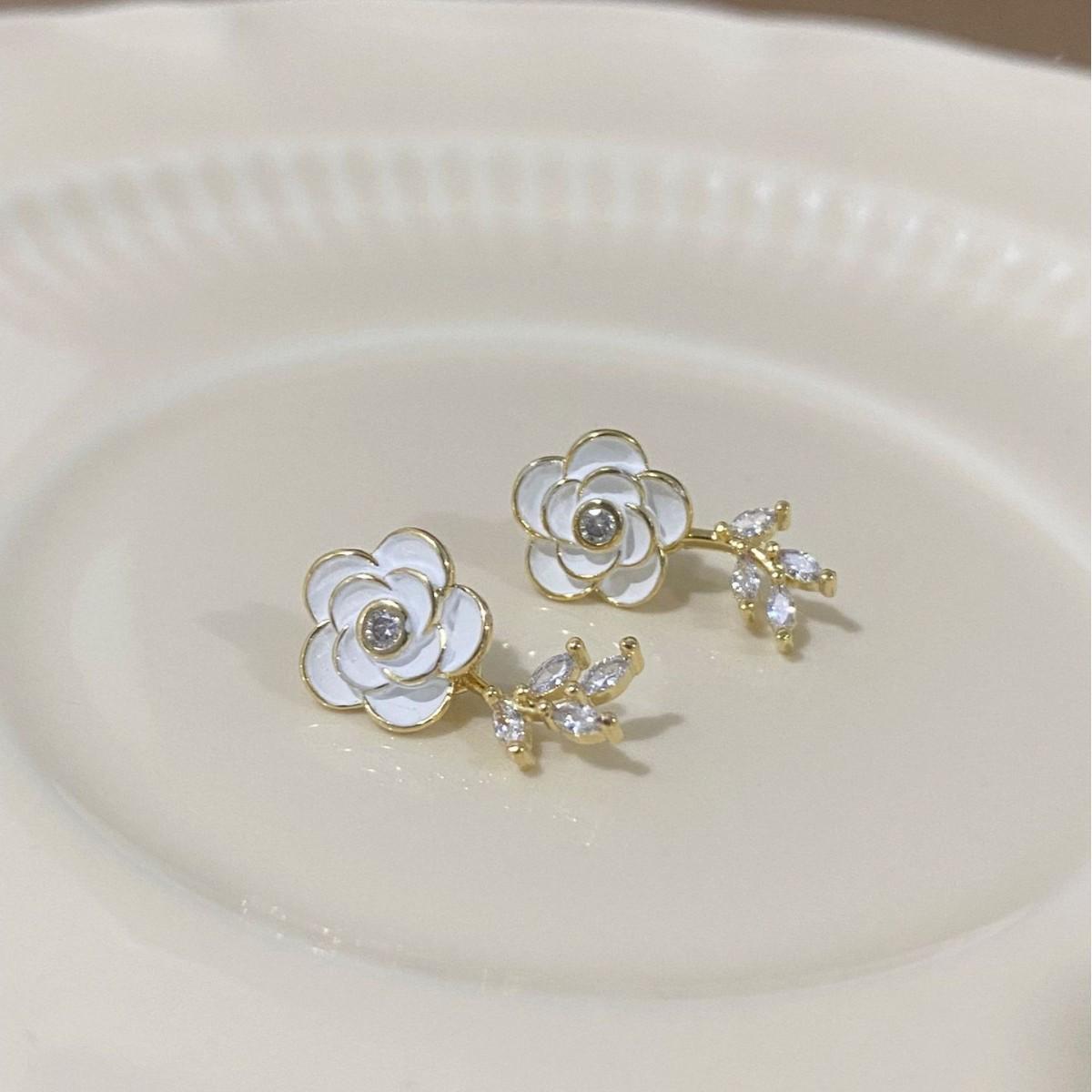 French White Camellia Zircon Stud Earrings: Luxurious, Unique, Exquisite High-End Ear Ornaments