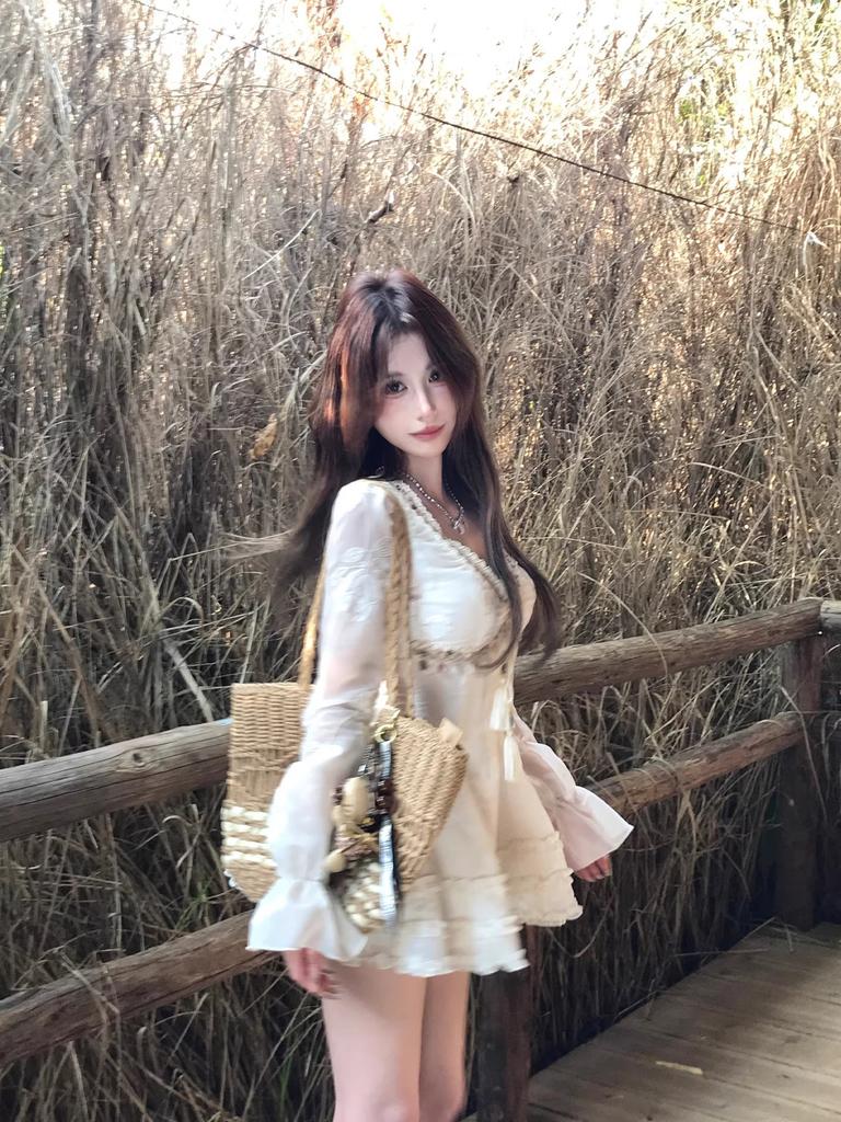 Double suit, middle invisible zipper, pure desire design embroidery dress, women's autumn long-sleeved waist skirt