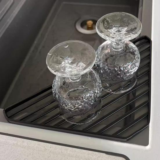 Triangle Sink Drain Rack Carbon Steel Corner Drying Holder Sponge Rag Organizer Over The Sink Drainer for Kitchen Cafe Restaurant Bakery Home