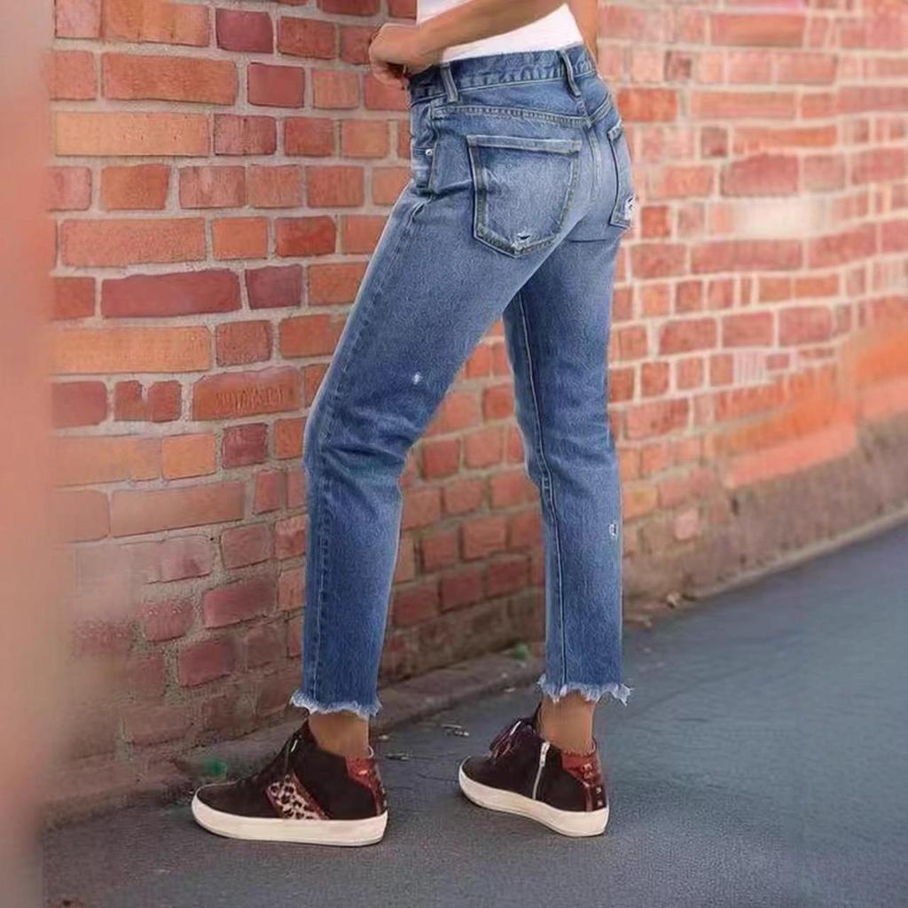2025 Trendy European & American Women's Slim-Fit Casual Jeans