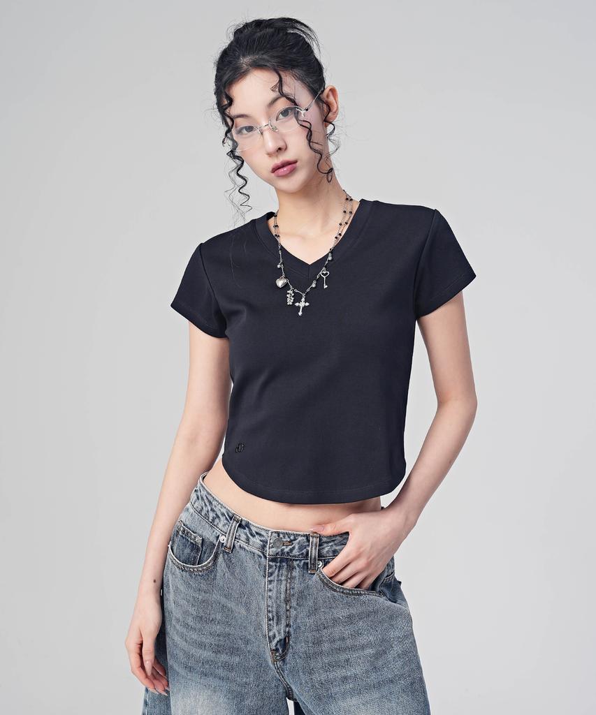 AVANDRESS Soren Matte V-Neck T-Shirt_2 Colors