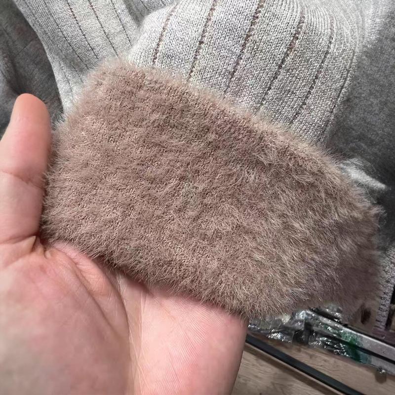 Casual Style Plush V-neck Long-sleeved T-shirt Sweater for Women Autumn and Winter