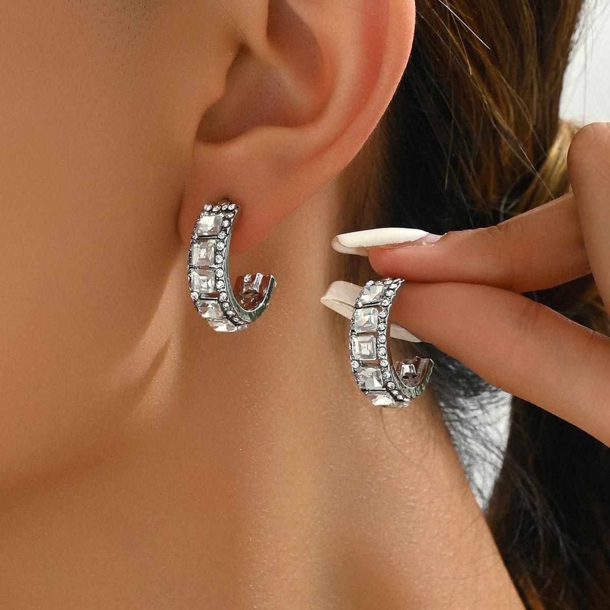 

Геометрические милые и свежие серьги, инкрустированные цирконием, серьги-гвоздики в форме буквы U, оптовые серьги