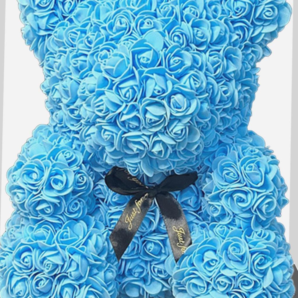 Kreativer Schaumstoffblumenbär in einer Schachtel für Muttertagsgeschenke an geliebte Menschen