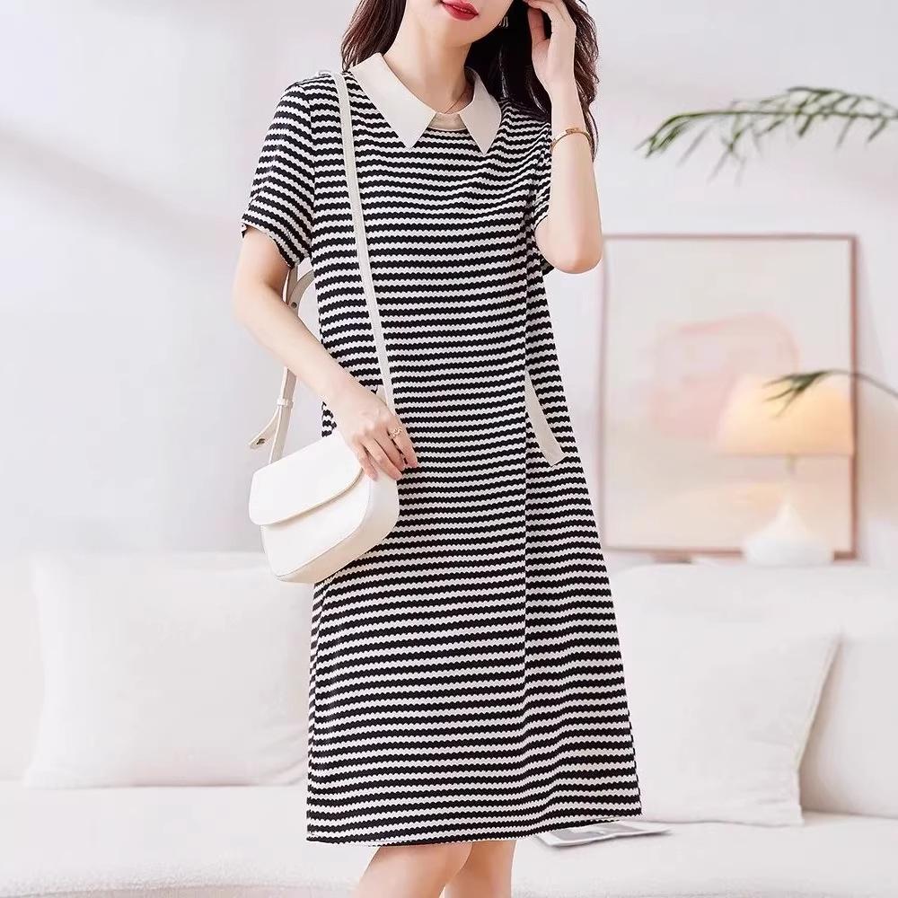 Vielseitiges gestreiftes Sommer-Plus-Size-Chic-Midikleid