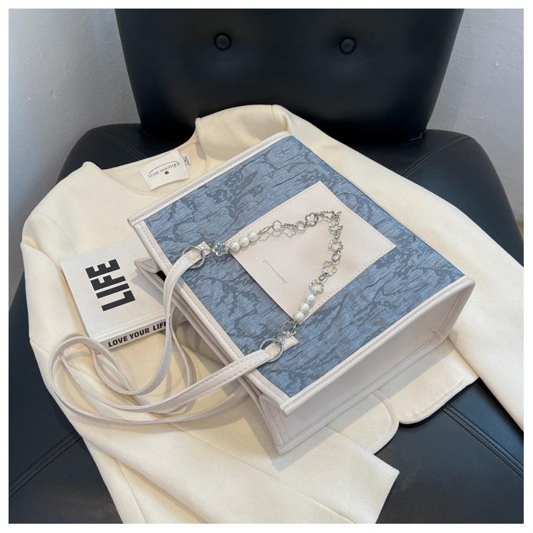 Popular Fashion Bag Women's 2024 New Winter Large-capacity Pearl Chain Shoulder Bag Niche Design Armpit Bag