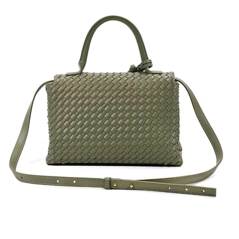 New classic woven bag women's commuter fashion large capacity shoulder crossbody portable small square bag