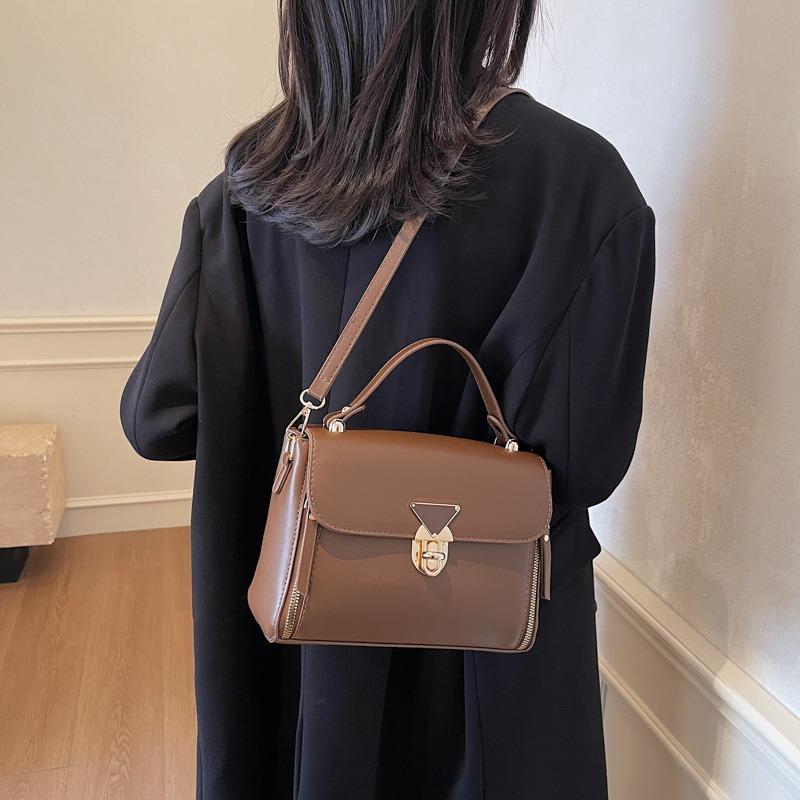 Retro einfache kleine Tasche Damen Herbst und Winter neu tragbare kleine quadratische Tasche hochwertig Pendler Umhängetasche