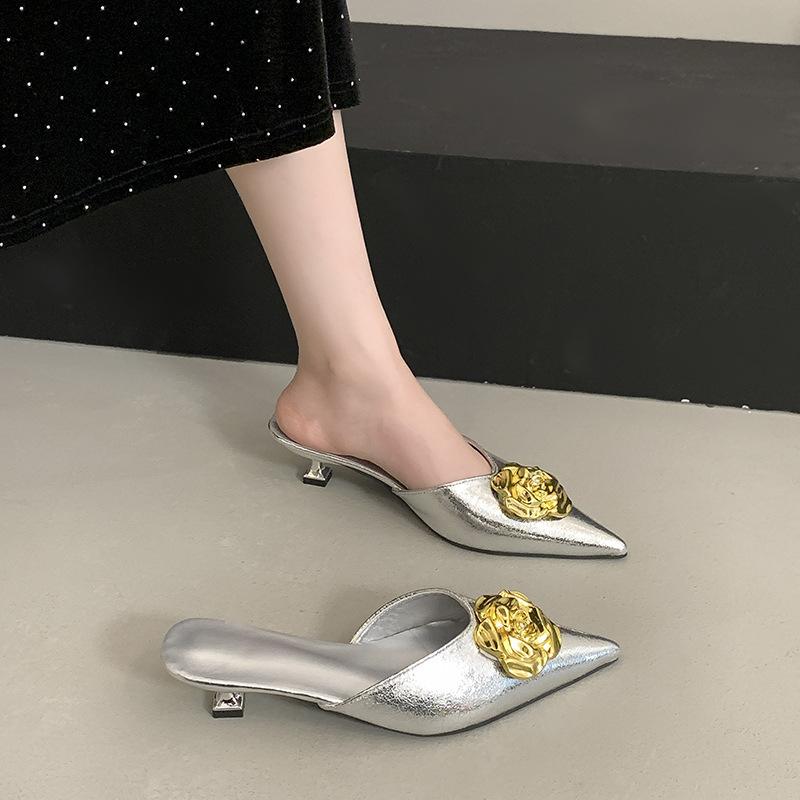 2025 summer new slippers women wear low-heeled sandals metal buckle pointed head thin heel medium heel bag head half slippers women