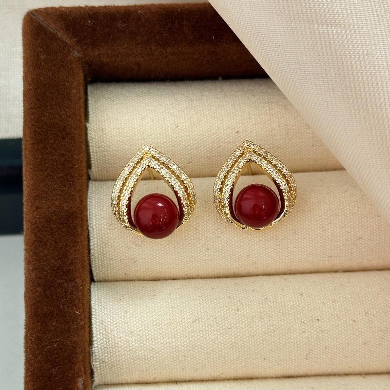 Soft Pearl Earrings for Women, Fashionable and Unique Rhombus-shaped Stud Earrings, Versatile Pearl Earrings for New Year and Various Occasions