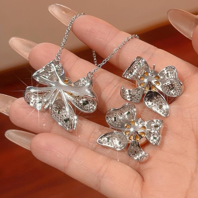 Manufacturer's Set Of Pearl Earrings Necklace Emerald Nanyang Women's Style High-end Palace Fashion