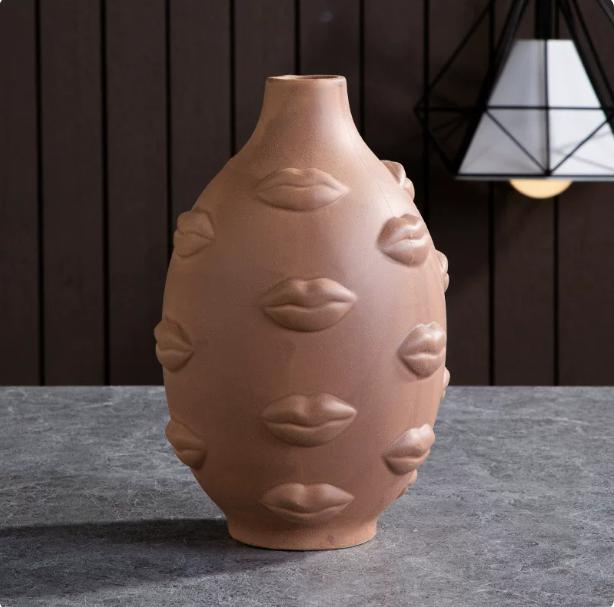 Scandinavian White Ceramic Vase Decoration Home Decoration Crafts Modern Interior Decoration Countertop Vase Art Face Shape Vase