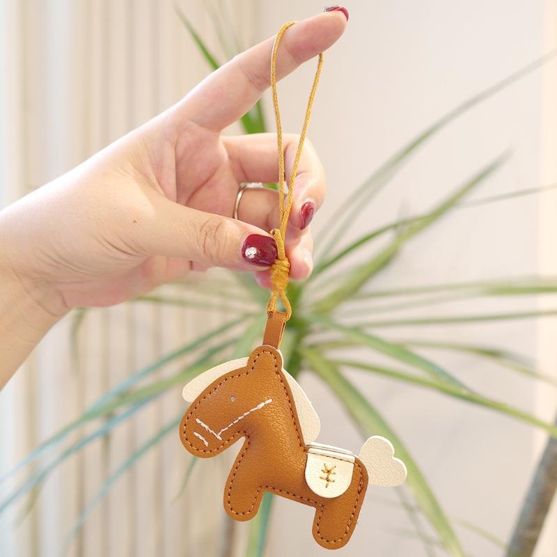 1Pcs Horse Pendant Decoration Trendy Cute Pony Pu Leather Keychain For Ladies Bag Keyring Charm Accessories