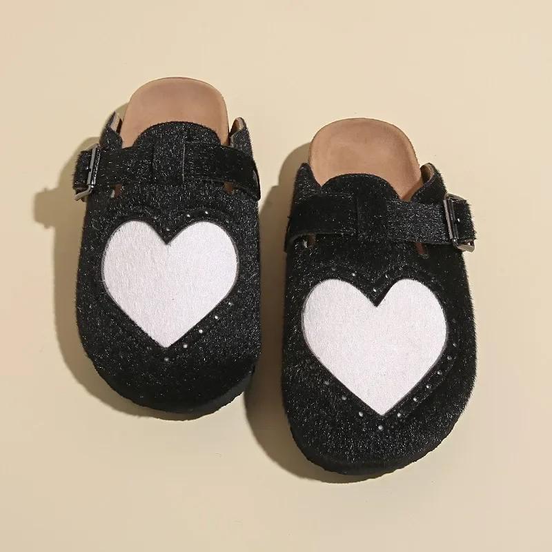 Fashion Cow Print Hairy Mule Clogs Woman Brogue Heart Design Slide Sandals Ladies Fashion Brand Thick Footbed Slipper Shoes Plus Size