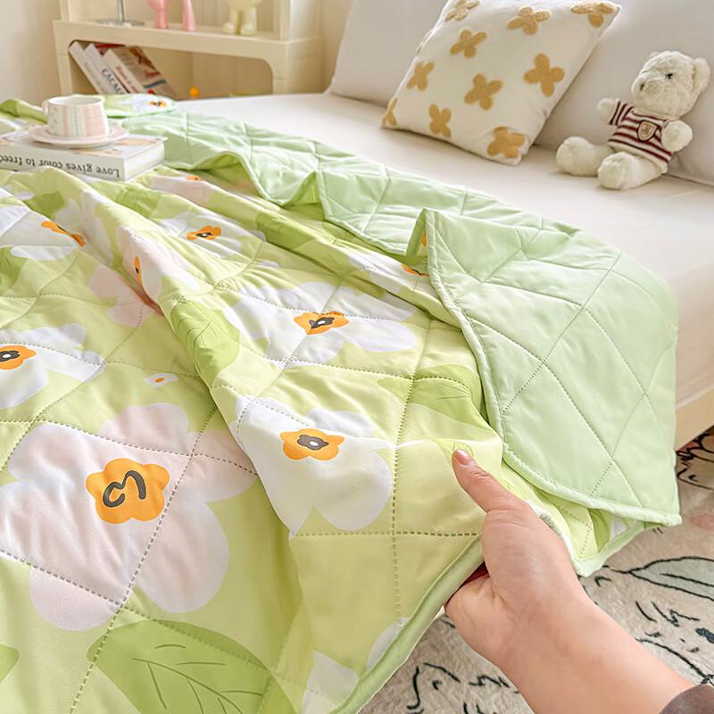 Wolju Summer Cooling Quilt