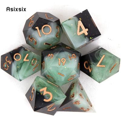 7 peças preto verde dourado número afiado resina dados poliédricos dados adequados para RPG jogo de tabuleiro