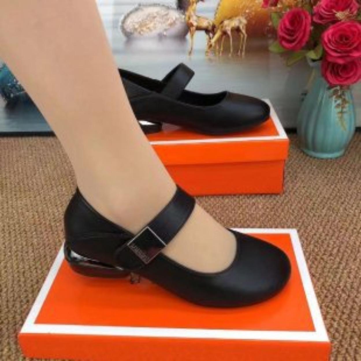 

Женская обувь с круглым носком, на плоской подошве, лоферы, мягкая подошва, застежка-липучка, на один педаль, удобные, из мягкой кожи, обувь дуду 41