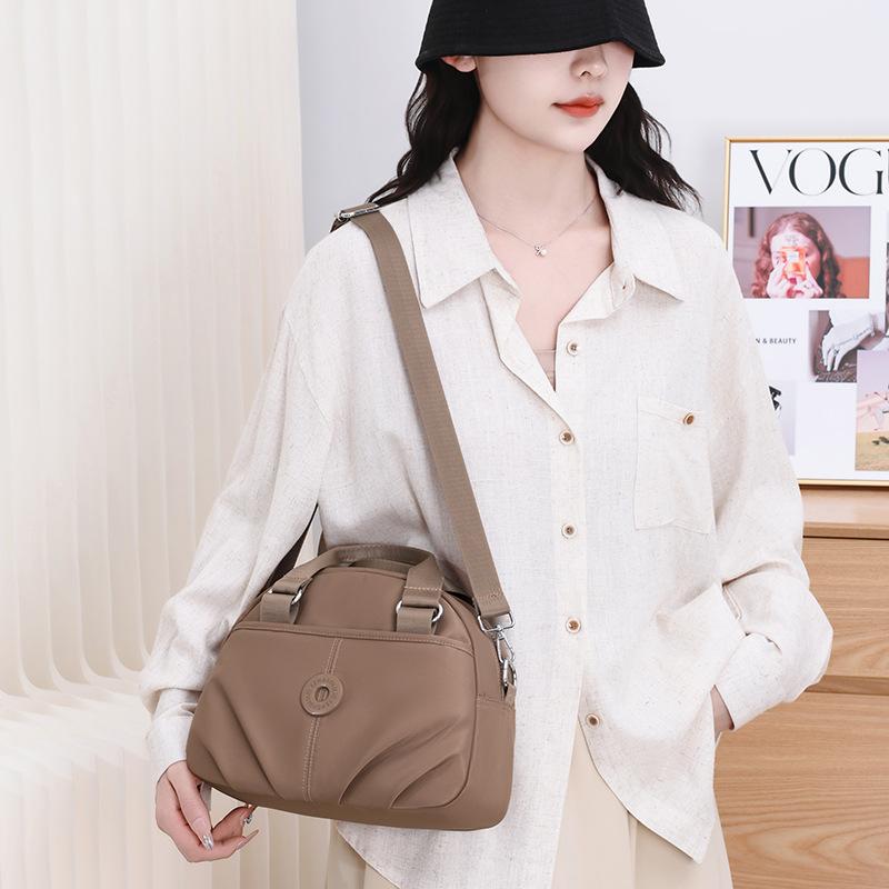 Women's Wrinkled Bag Solid Color Handbag Middle-aged Mother Bag Large Capacity Shoulder Crossbody Bag