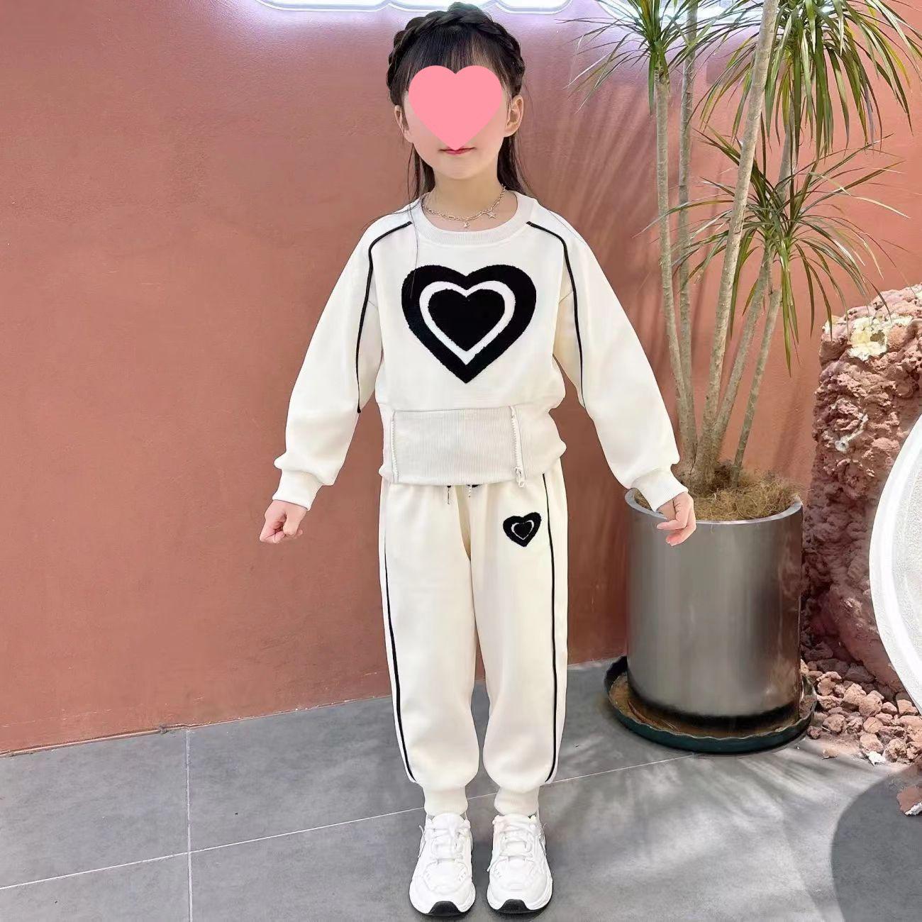 

2024 Весна/Осень Корейский комплект из двух предметов спортивной одежды для девочек: Модный свитер и длинные брюки 150cm