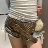 Cós Elegante para Mulheres de Pelúcia Luxuosa Cor Maillard Cinto Retro Estiloso Punk com Tachas