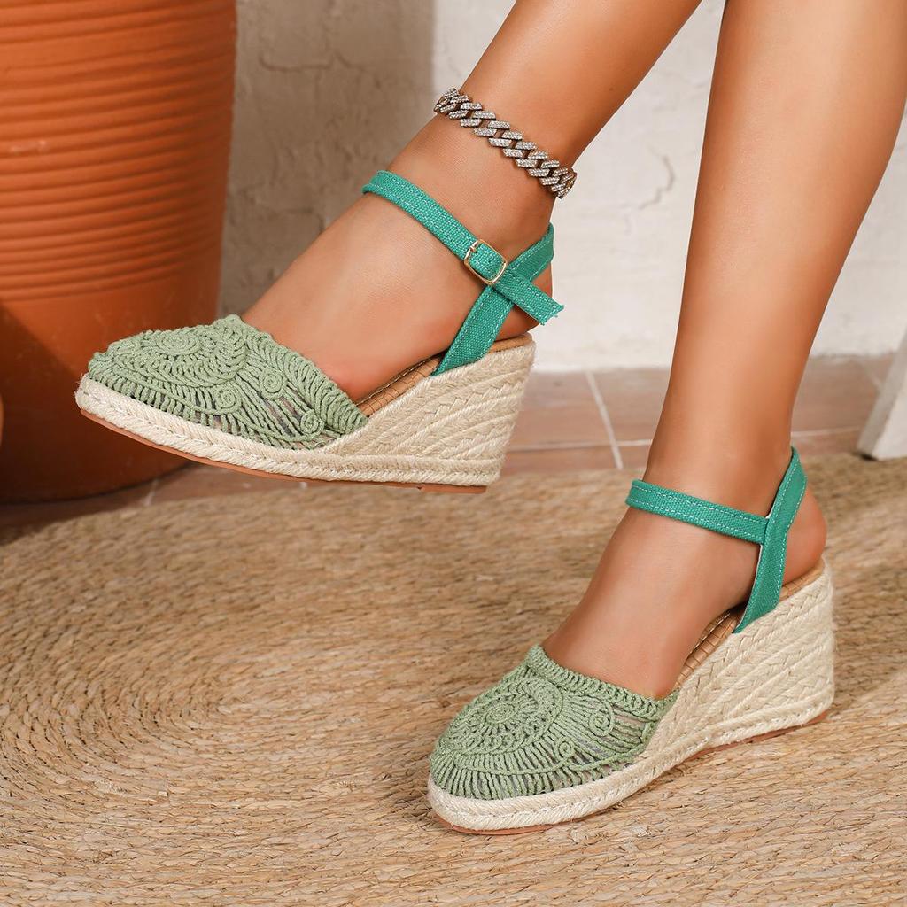 2026 Fashionable Versatile Large Size Height-Increasing Buckle Sandals