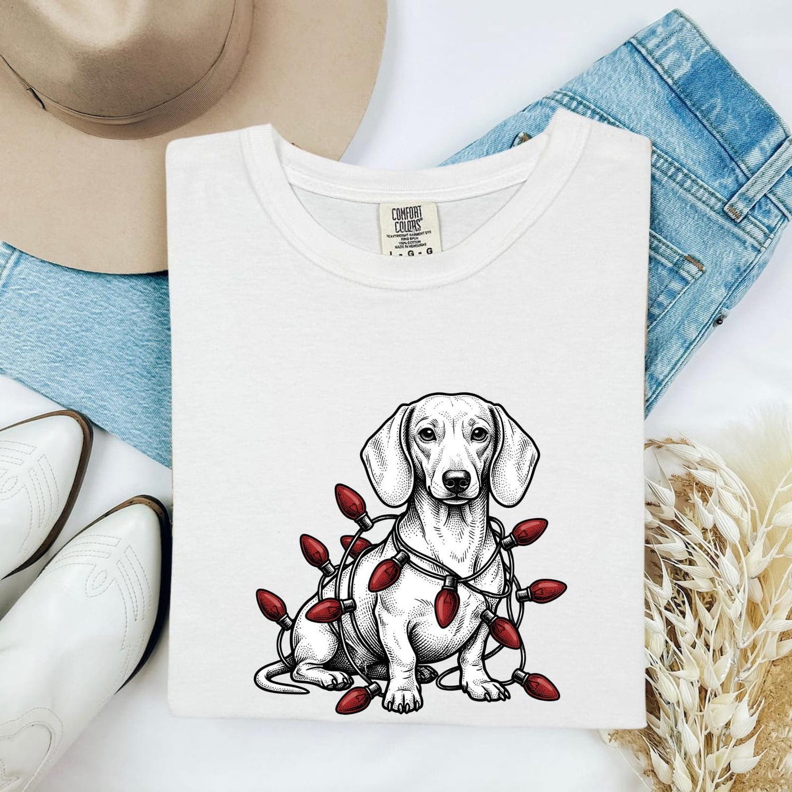 Dachshund Puppy Shirt Dog Xmas Gift Women Sketch Tee Wiener Dog T-Shirt Dog Fan Doodle Graphic Christmas Illustration Retro Holiday Lights M