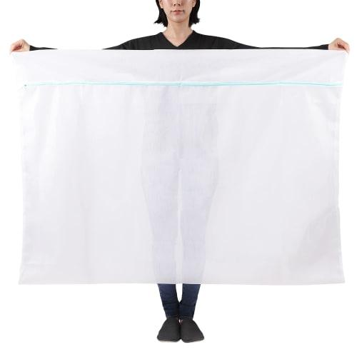 Extra-large laundry net [150 x 110cm] Large enough to fit a single-size comforter folded in half. Fine mesh laundry net.