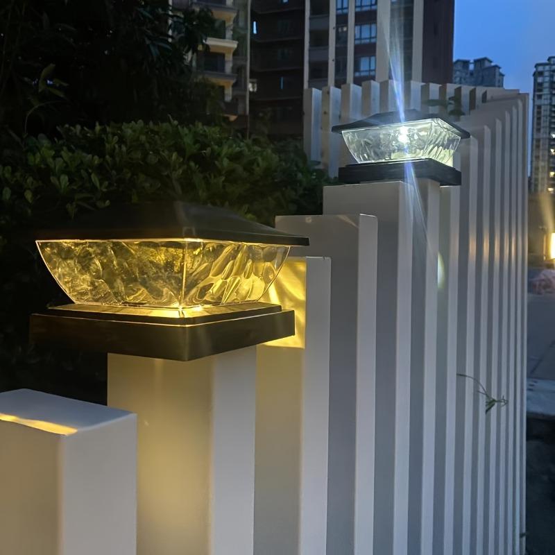 Outdoor solar pole cap light fence cap light, suitable for courtyards/gardens/corridors, warm white, 2 lighting modes, winter decoration