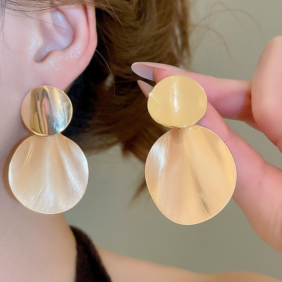 Big Pendant Earrings European and American Metal Earnail Design Earrings