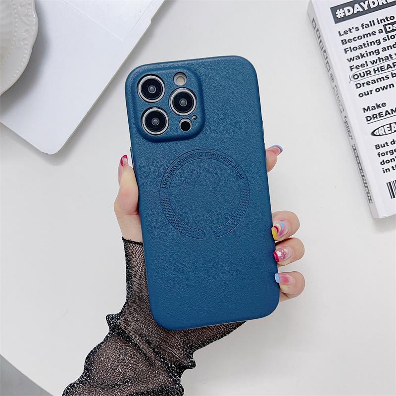 Proteção de câmera com furo de precisão Carregamento sem fio para capa de couro Magsafe para iPhone 15 14 13 12 Pro Max Plus Capa protetora magnética à prova de choque