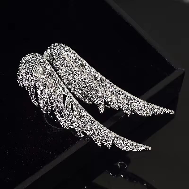 

Trendy Sparkling Rhinestone Angel Wings Brooches For Women Men Suit Dress Elegant Feather Brooch Pins Office Party Jewelry Gifts золотий