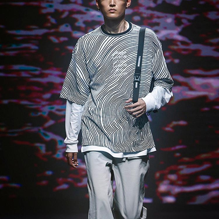 Li Ning Sports Fashion Series Paris Fashion Week Loose Casual Round Neck Short Sleeve T-Shirt Men Tops White Black AHSR373-2