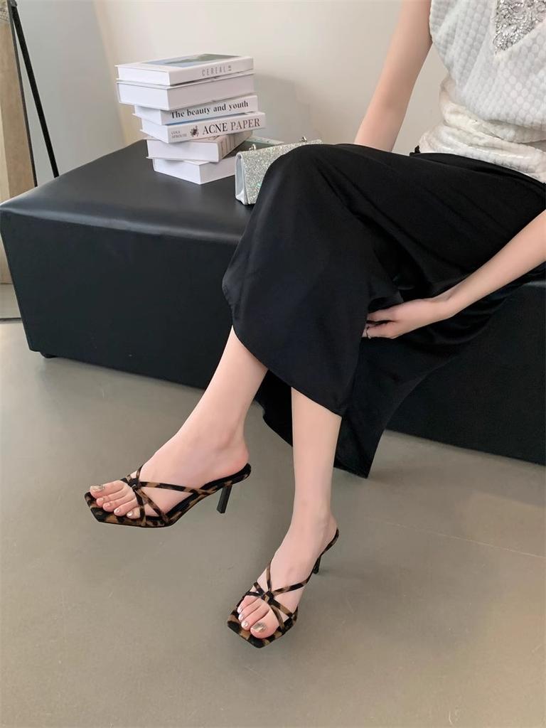 Strong push! Huge gentleness! Purple high heels women's outer wear square head crossed thin strap open-toed thin heel fairy cool slippers