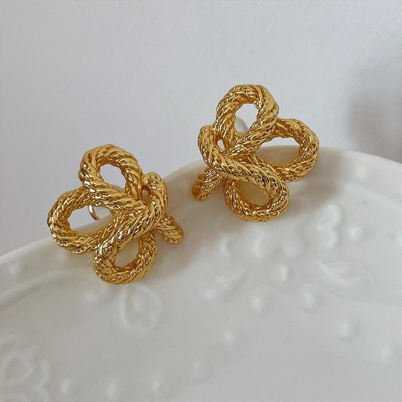

Retro Twisted Knot Earrings High-level Design Sense of A Unique Niche Temperament with Exaggerated Earrings Across The Border Ladies Jewelry