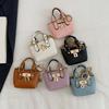 Bolso Pequeño con Asa Superior y Detalle de Candado con Correa de Cadena, Bolso Cruzado Diminuto como Colgante Llavero para Niñas, Almacenamiento para Lápiz Labial y Auriculares