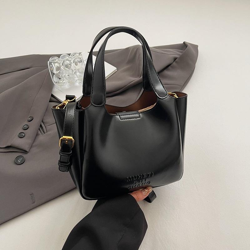 Super Fire Small Bag Women's Spring and Summer Versatile 2025 New Simple Messenger Bag Women's Popular Bucket Bag This Year