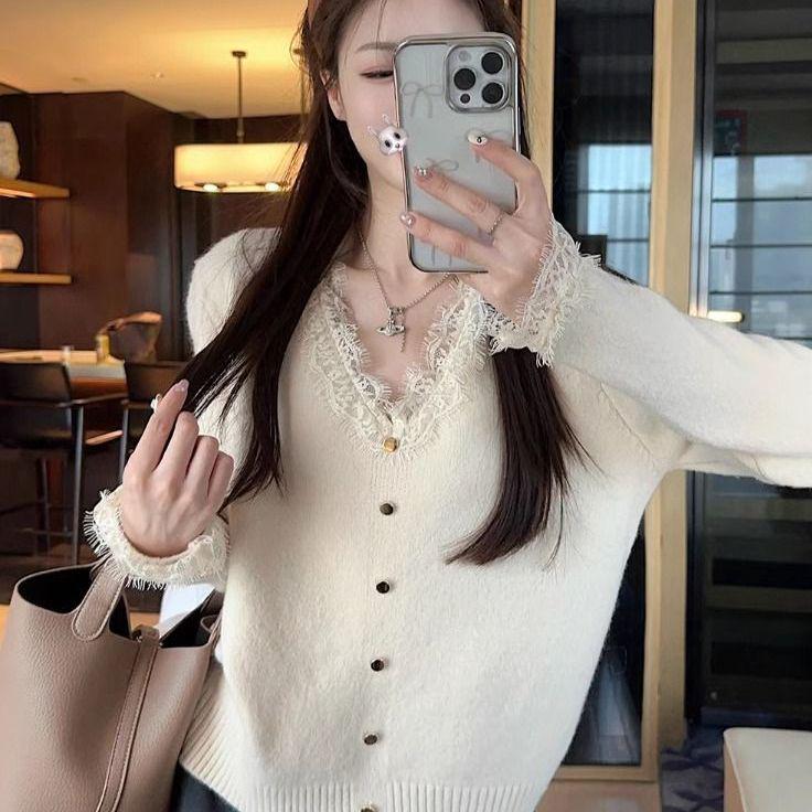 

Женский свитер нежно-розового цвета с кружевной отделкой - универсальный зимний слой One Size белый