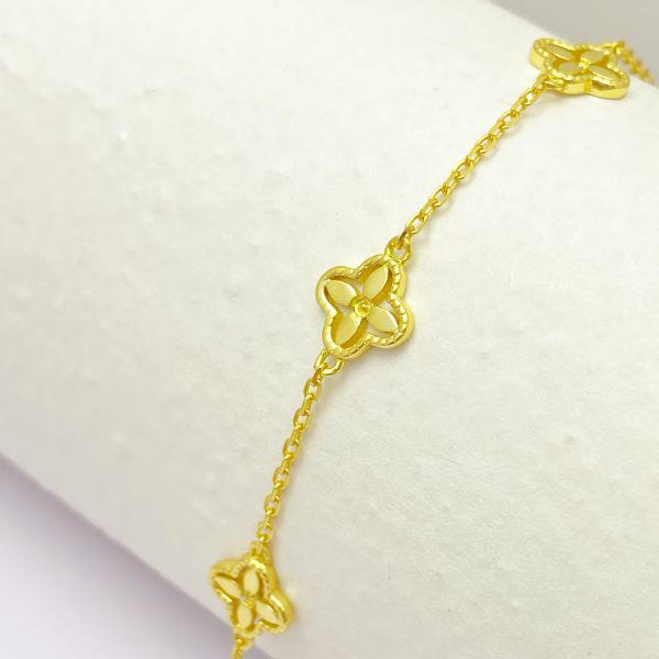 Four-Leaf Clover S925 Sterling Silver Bracelet: 18K Gold, Elegant, Versatile, High-End Jewelry.