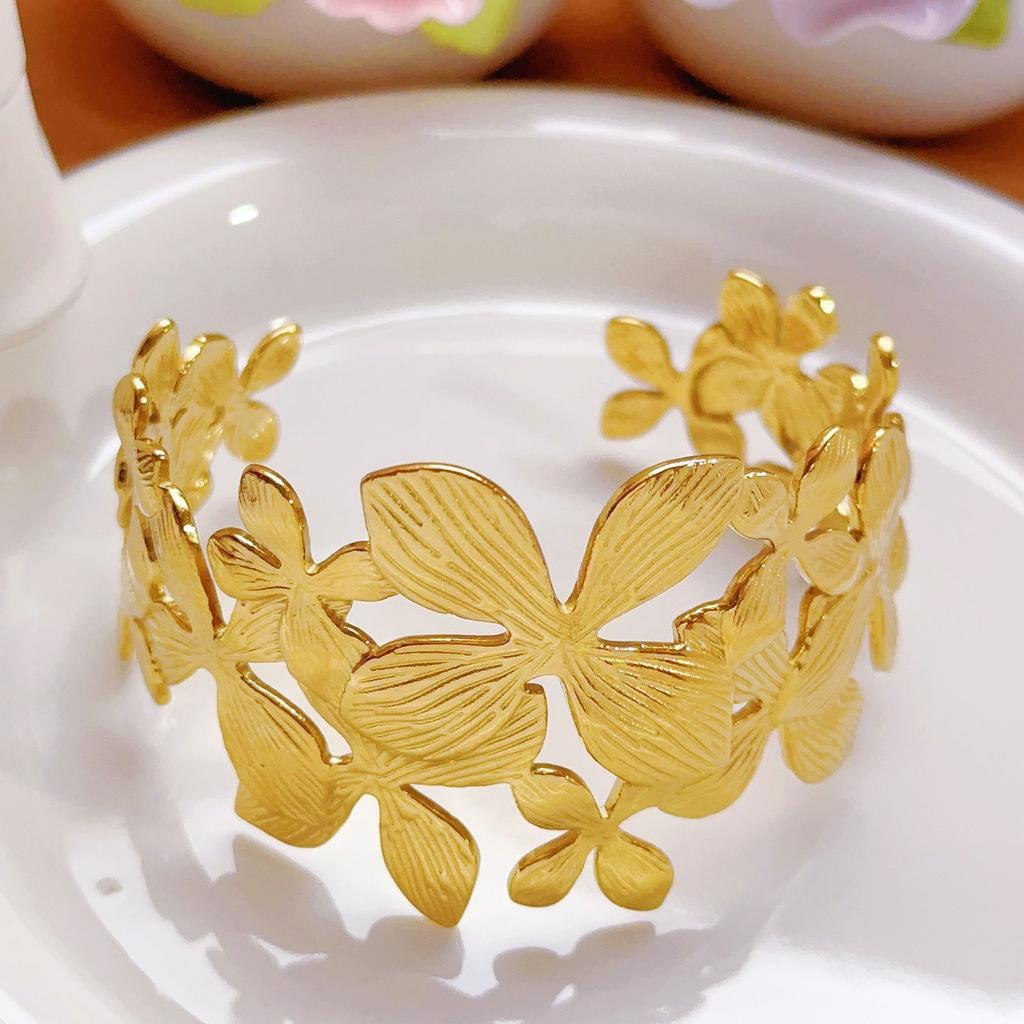 Vintage Artistic Gold Color Open Adjustable Hollowed-out Overlapping Flower Wide-faced Bangle for Women Girl Designer Jewelry