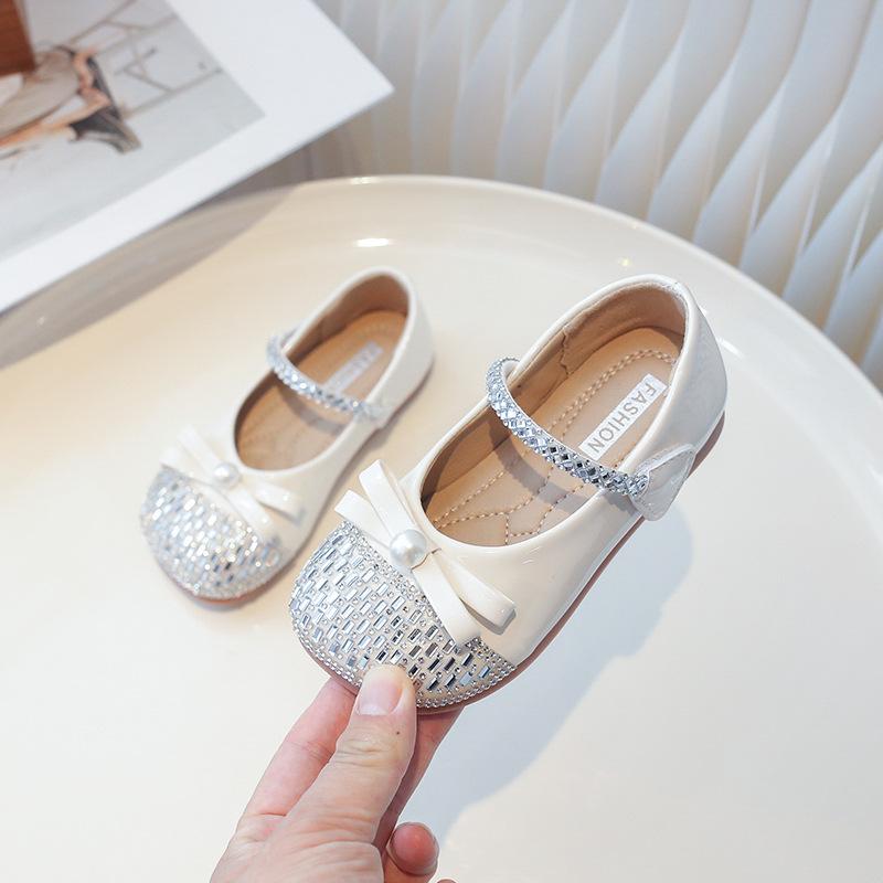 Girls' princess shoes 2025 spring and autumn new Korean version of foreign-style children's crystal shoes with sequined soft soles medium and older ch