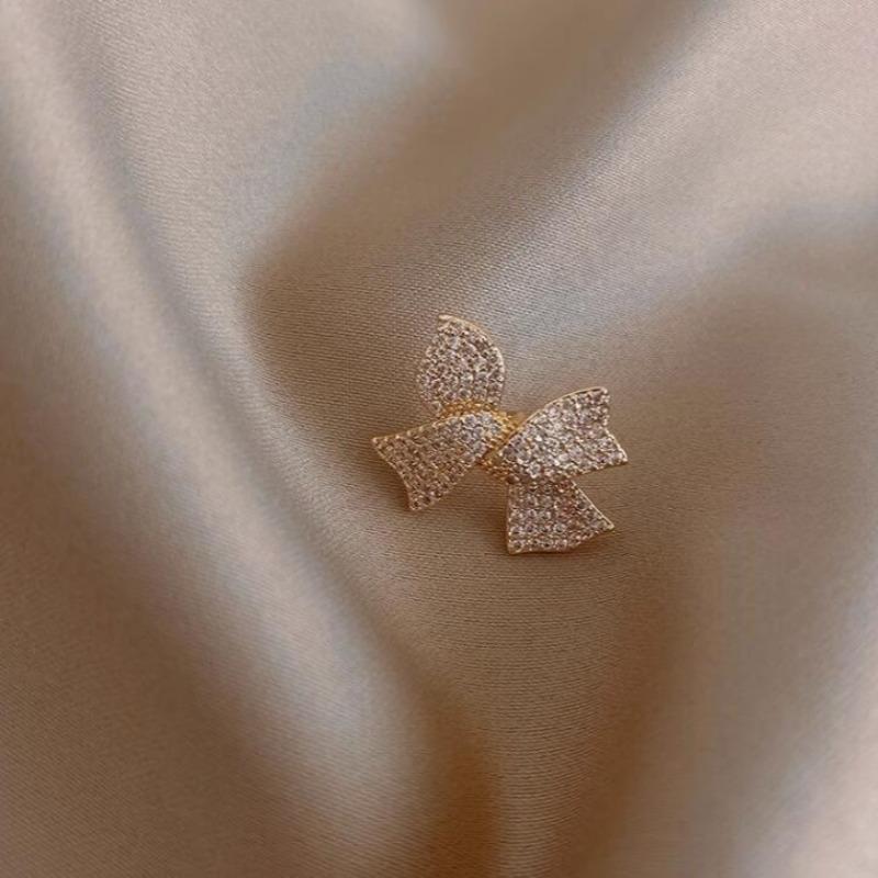 Fashion Retro Alloy Big Brooch Bow Pin Temperament Versatile Clothing for Women Jewelry